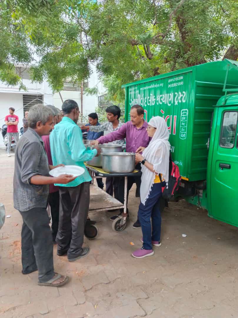 Tiffin Seva 16